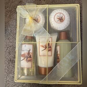 EDENFIELD ENGLAND VANILLA BATH SET *NEW* VTG HTF